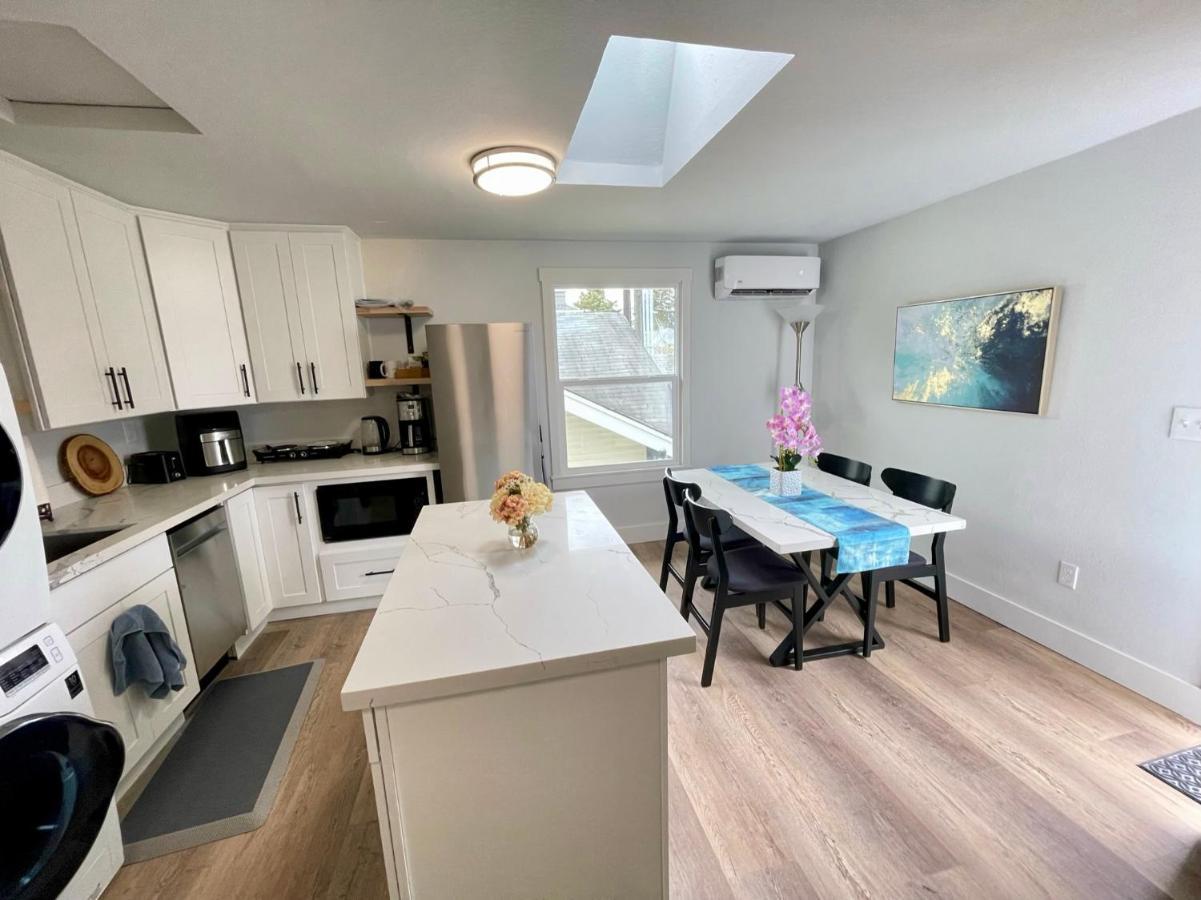 Tacoma 2 Bedrooms 1 Baths Sleep 5 With Compact Kitchen Eksteriør bilde