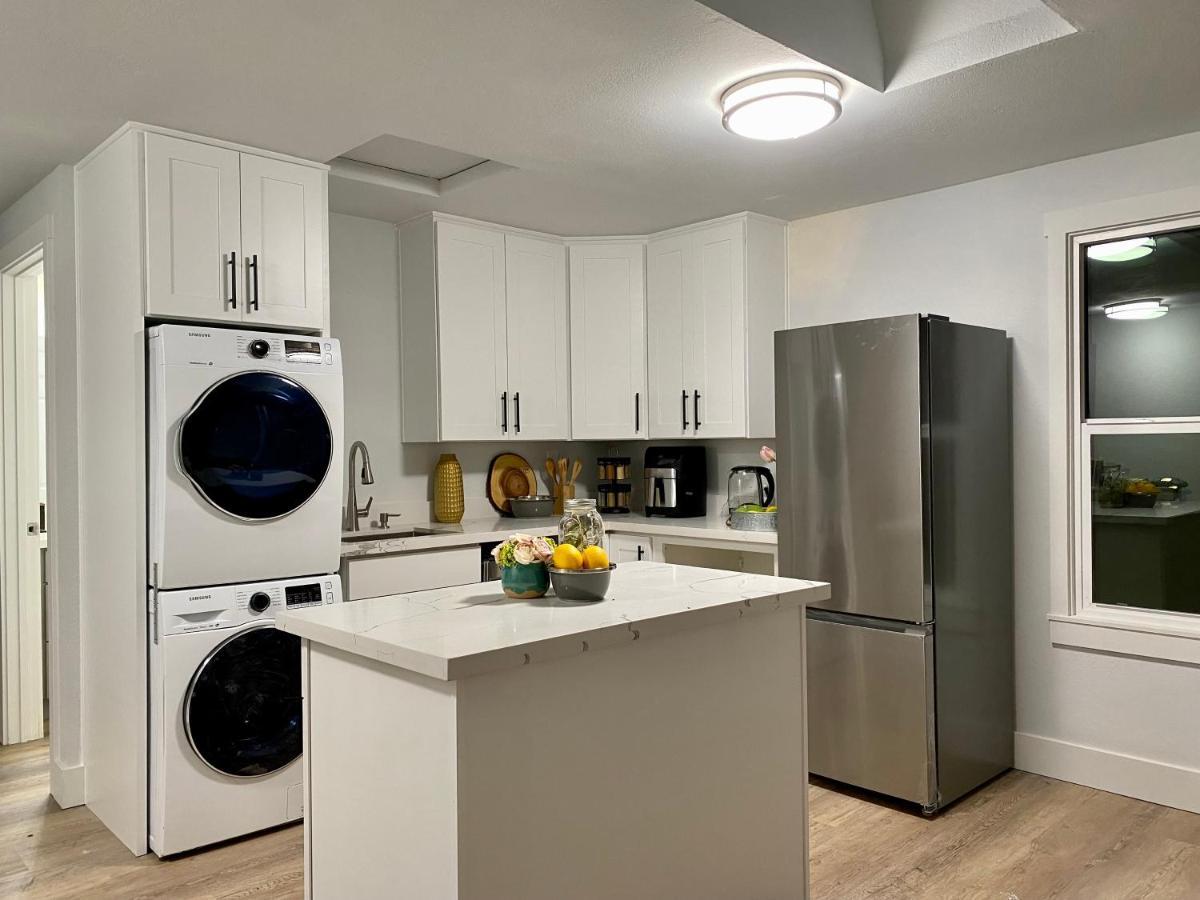 Tacoma 2 Bedrooms 1 Baths Sleep 5 With Compact Kitchen Eksteriør bilde