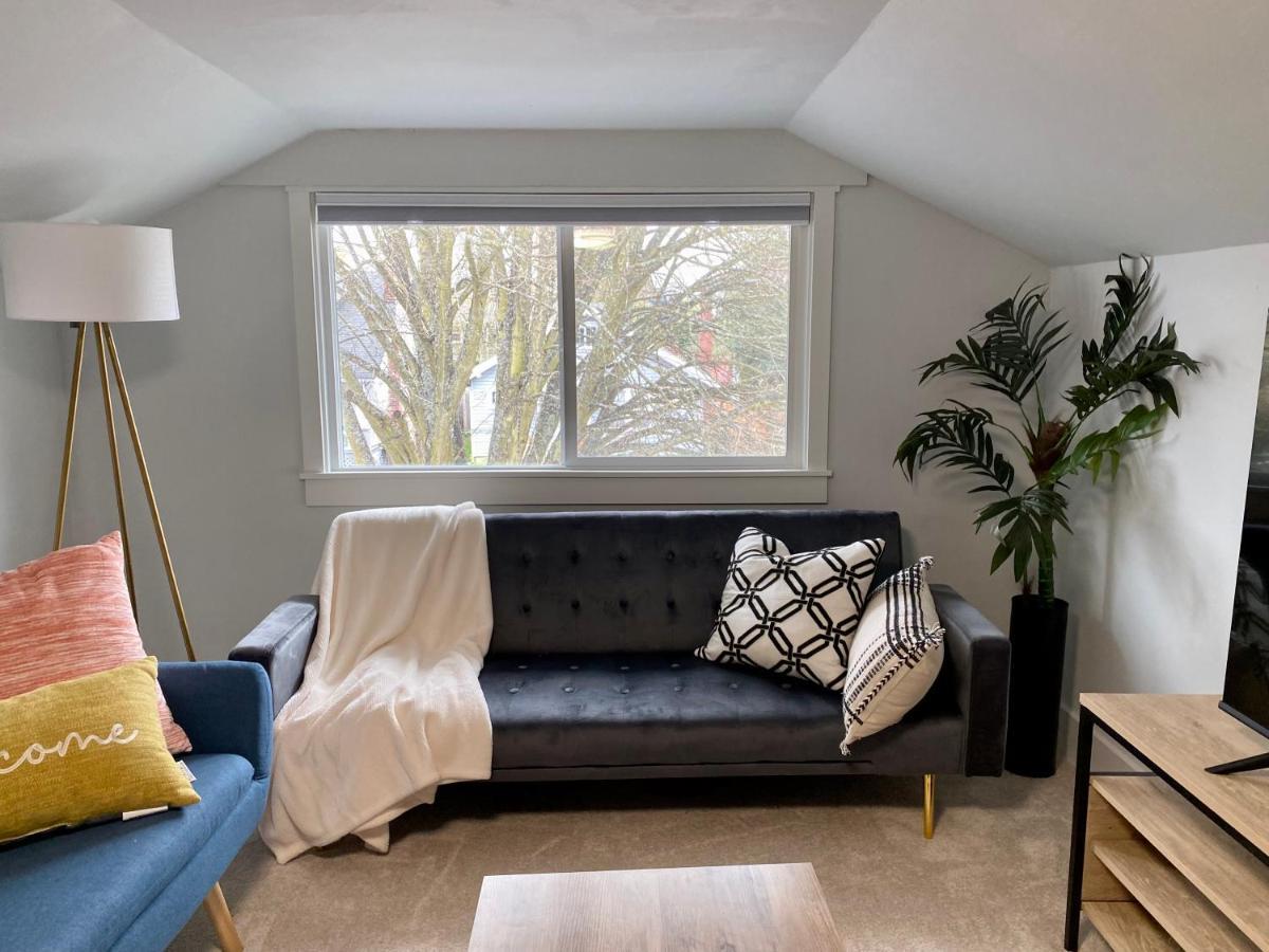 Tacoma 2 Bedrooms 1 Baths Sleep 5 With Compact Kitchen Eksteriør bilde
