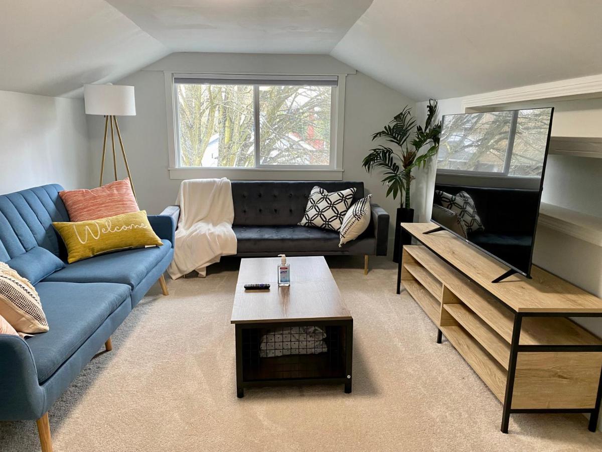 Tacoma 2 Bedrooms 1 Baths Sleep 5 With Compact Kitchen Eksteriør bilde